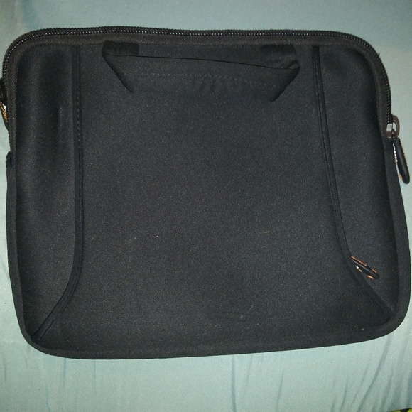 Black tablet holder and case 🍾 - Picture 4 of 5